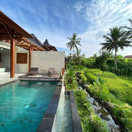 Dewi Kunti Villa テガララン エクステリア 写真
