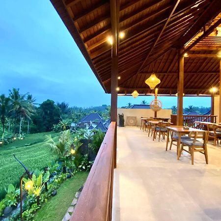 Dewi Kunti Villa テガララン エクステリア 写真