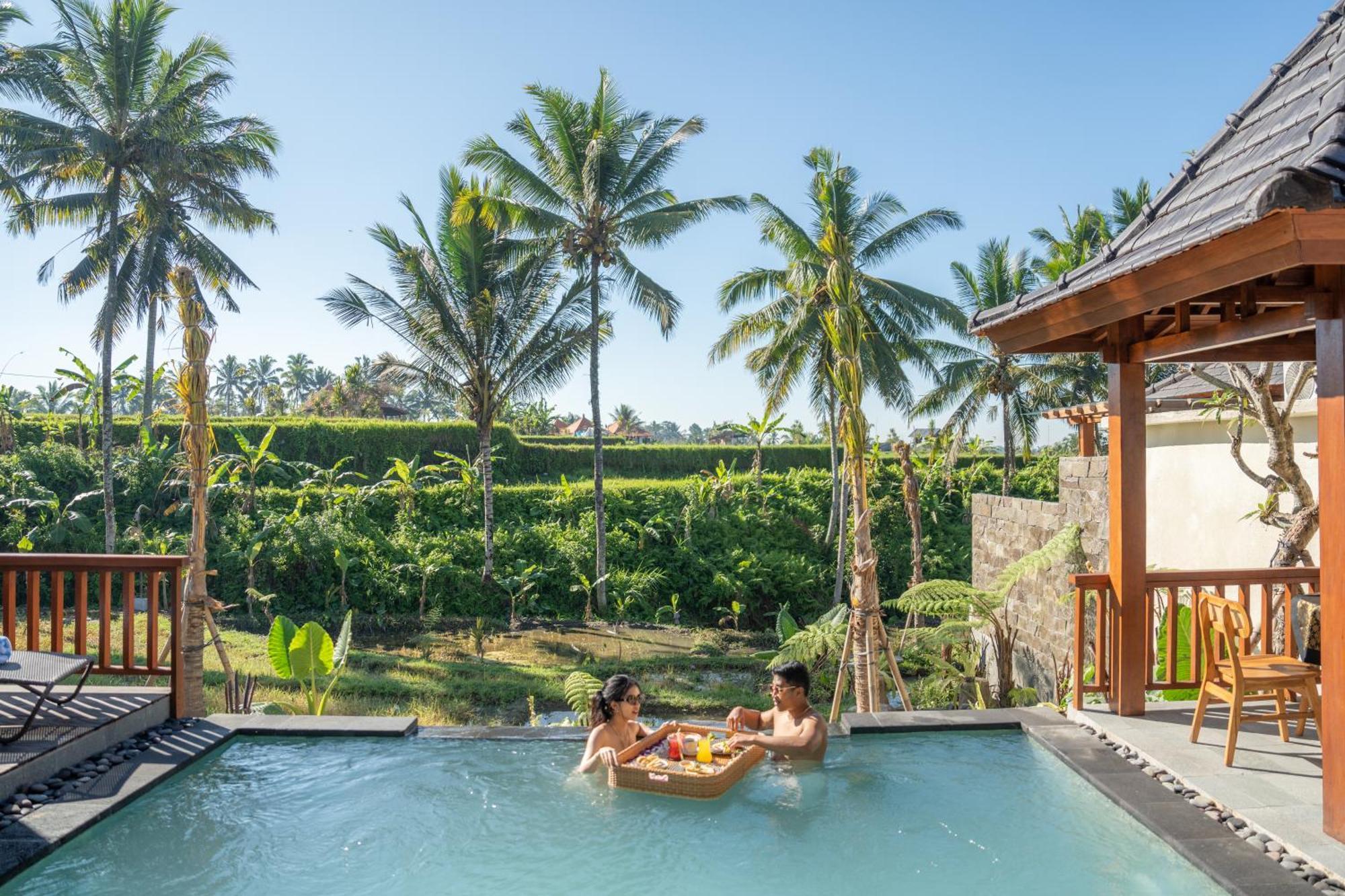 Dewi Kunti Villa テガララン エクステリア 写真