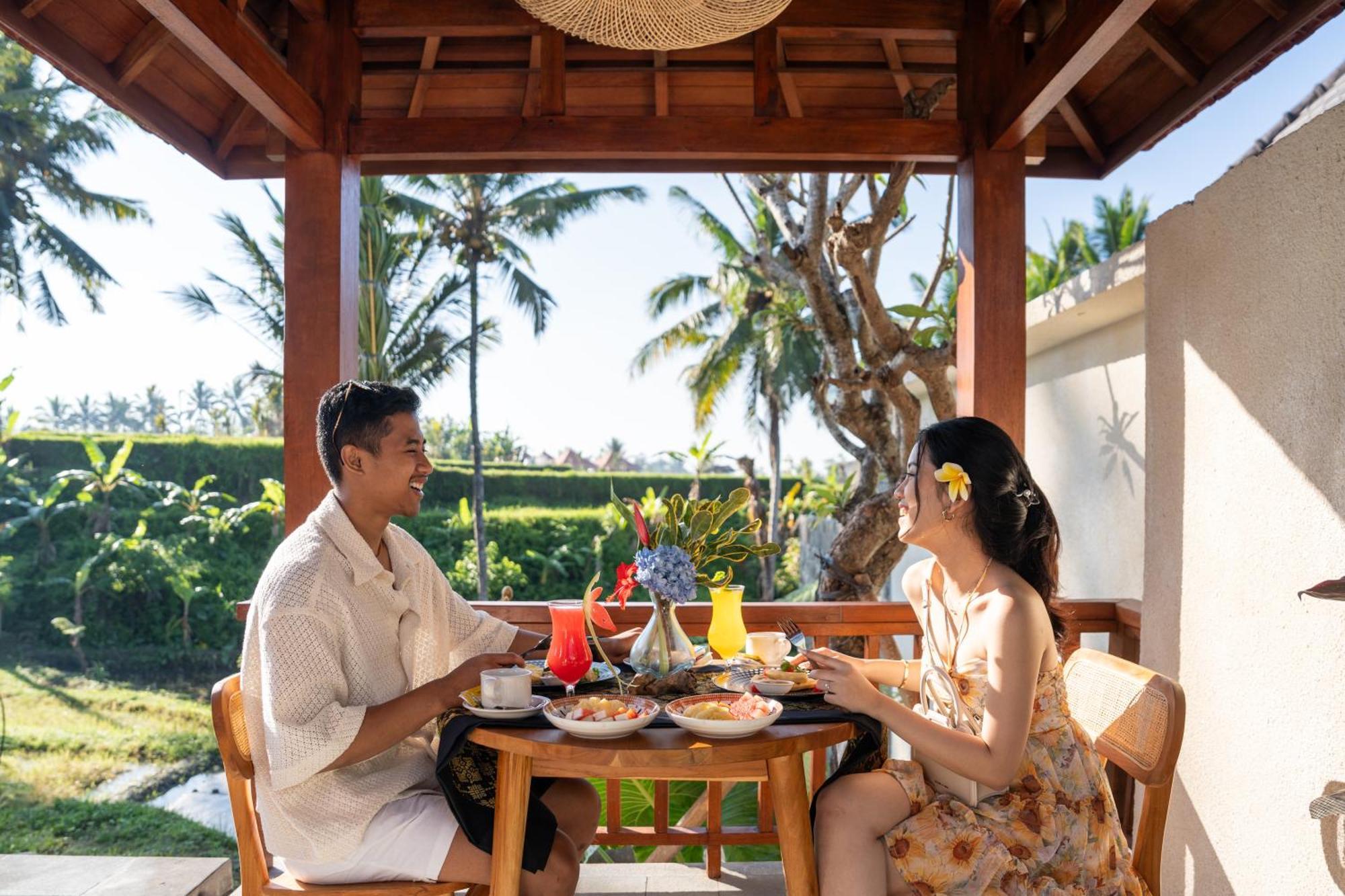 Dewi Kunti Villa テガララン エクステリア 写真