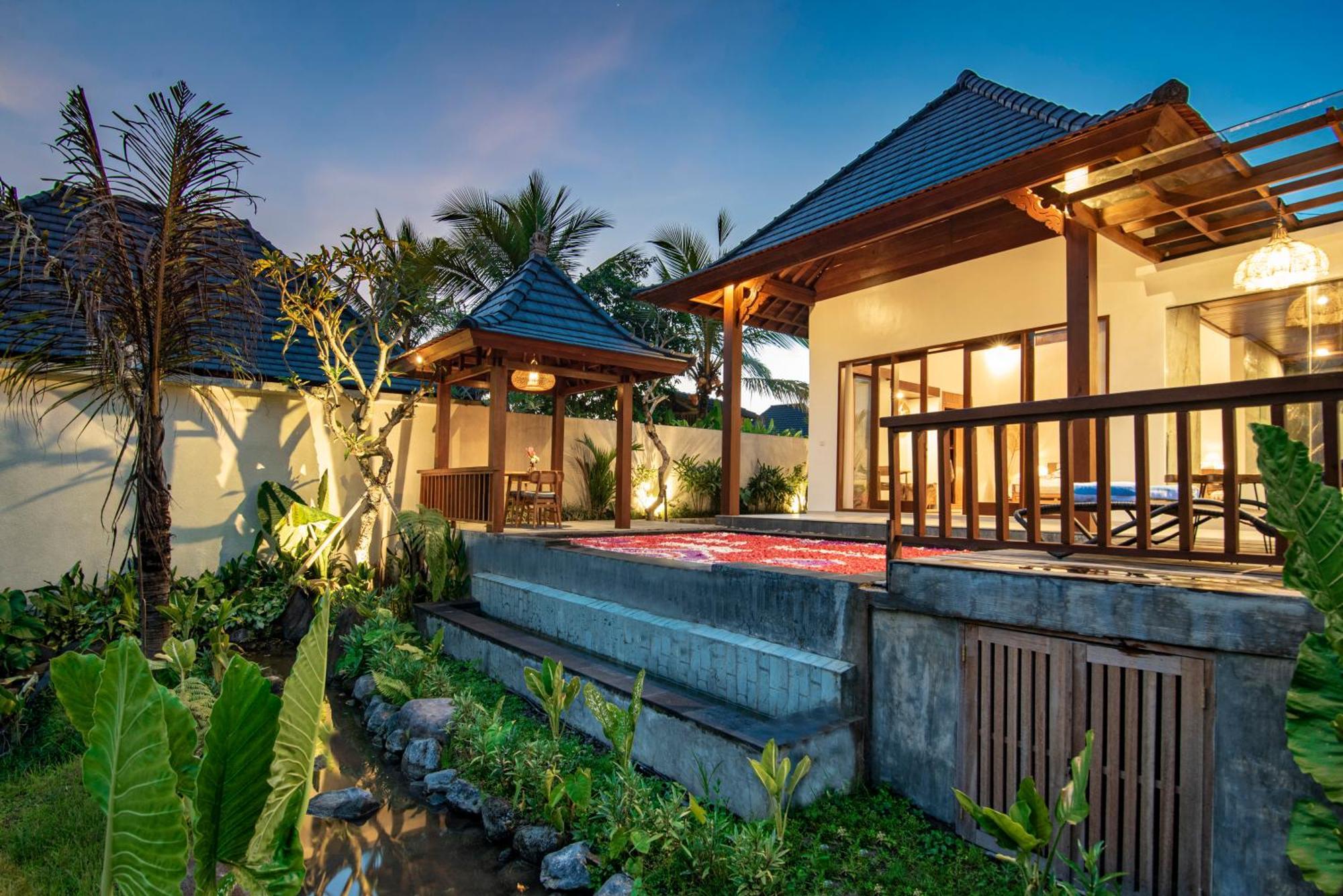 Dewi Kunti Villa テガララン エクステリア 写真