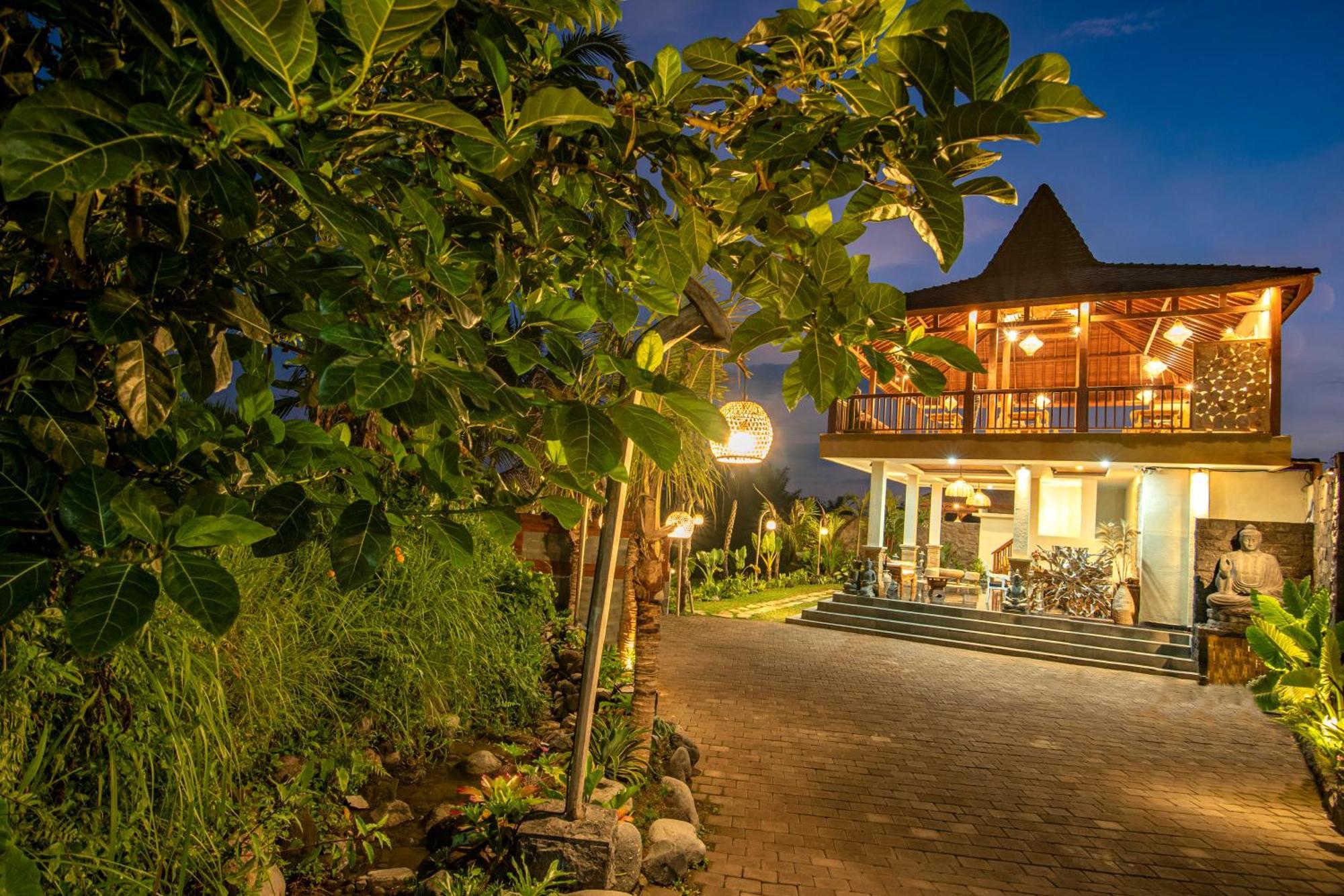 Dewi Kunti Villa テガララン エクステリア 写真