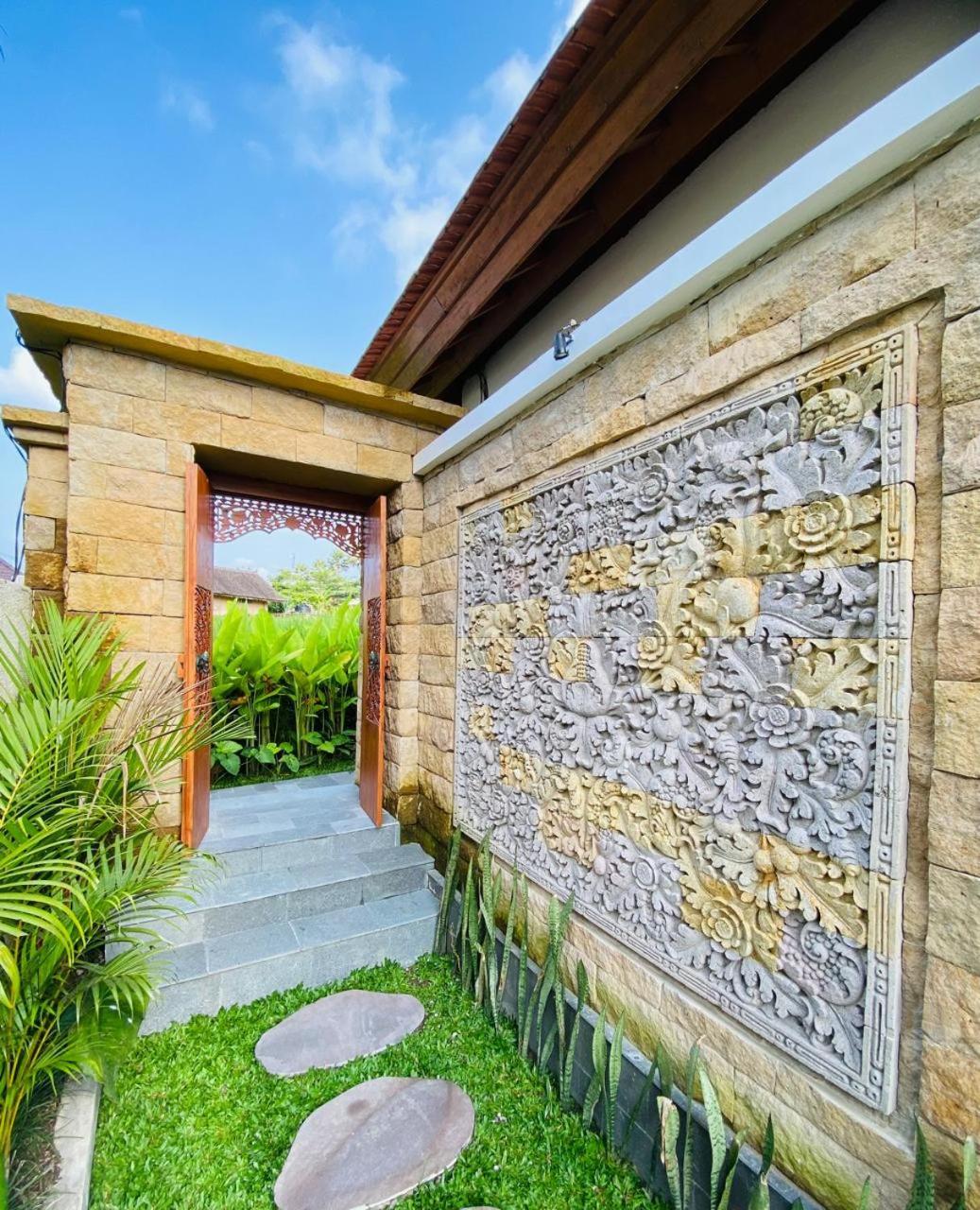Dewi Kunti Villa テガララン エクステリア 写真