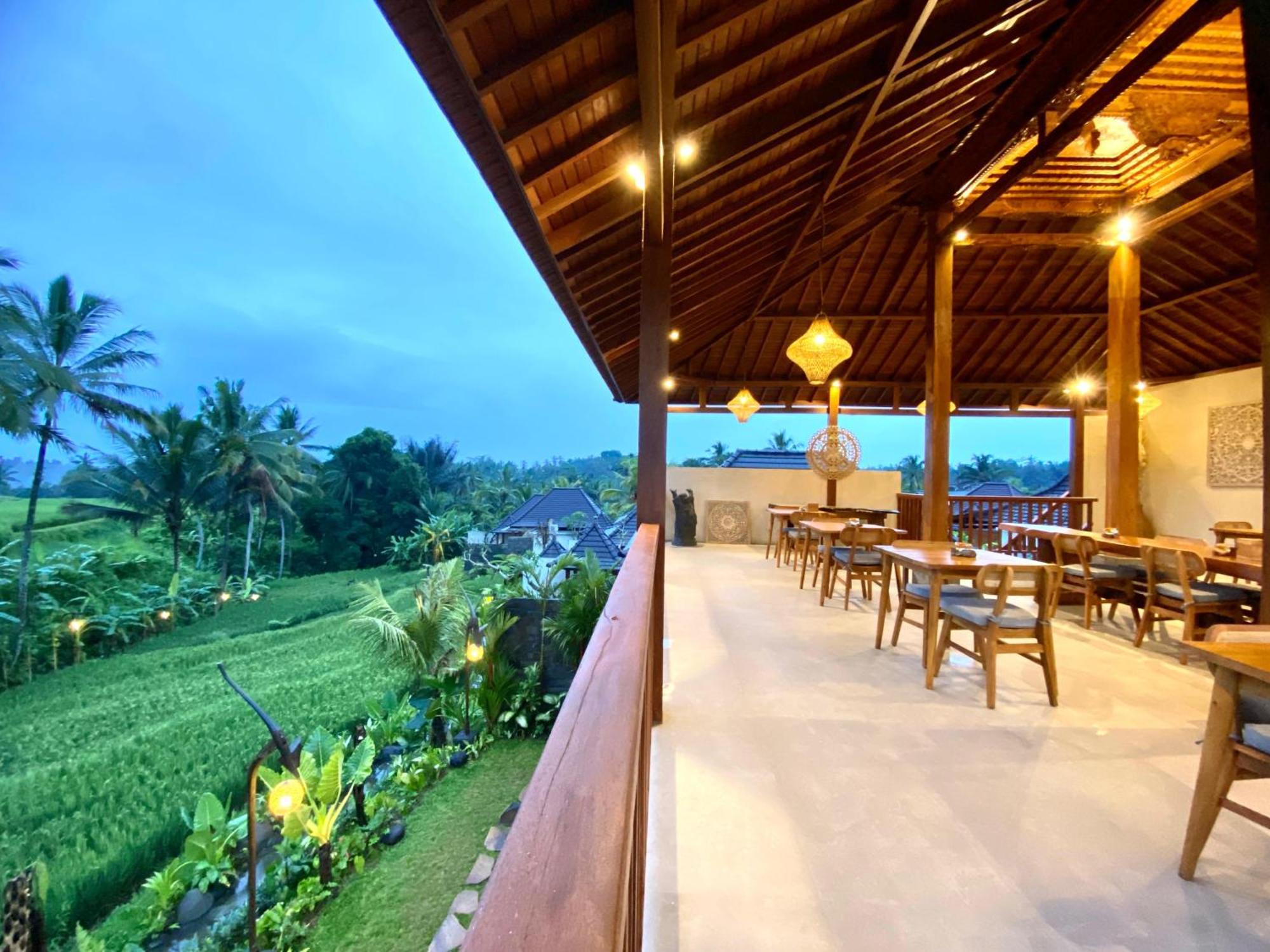 Dewi Kunti Villa テガララン エクステリア 写真
