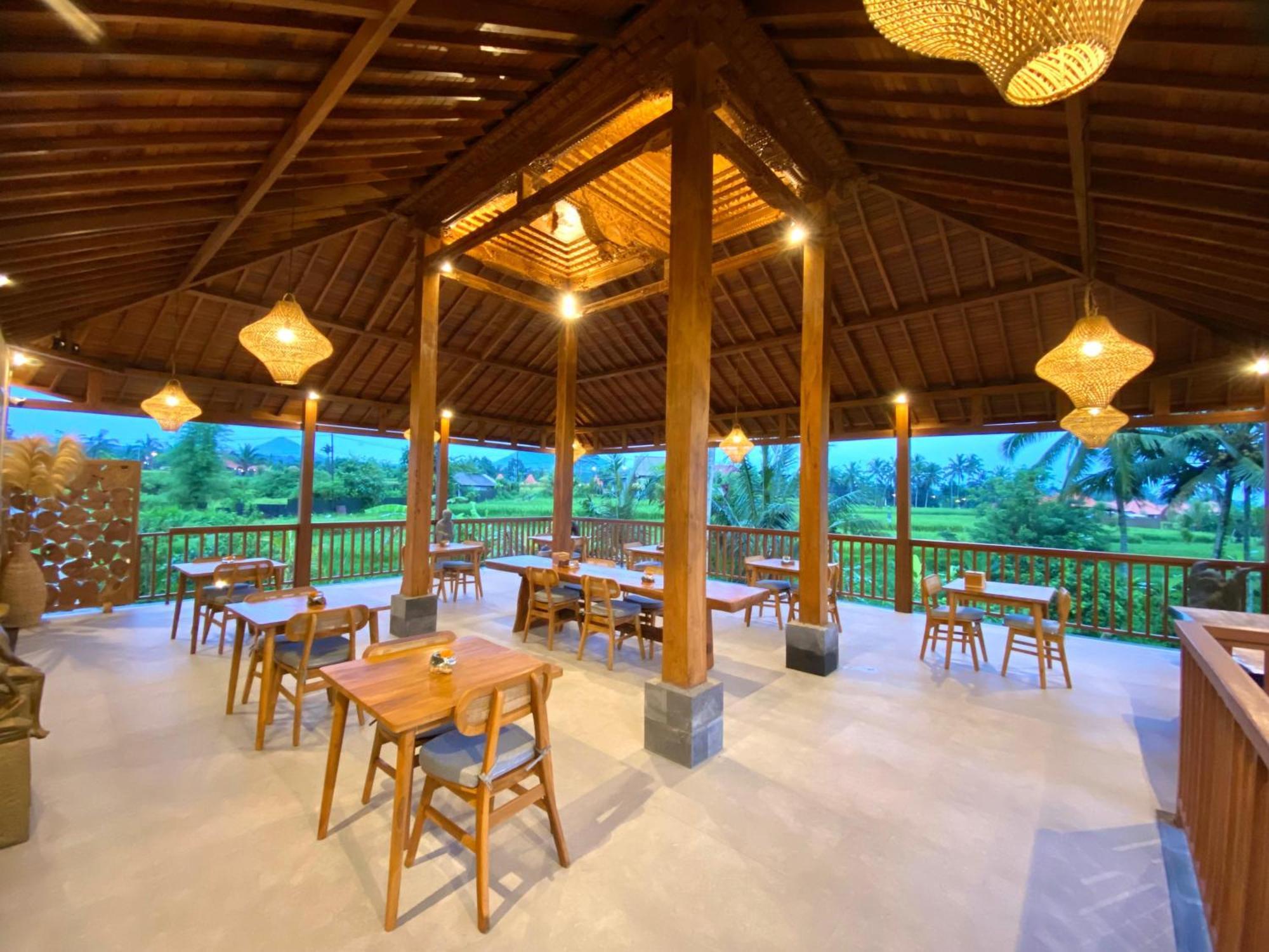 Dewi Kunti Villa テガララン エクステリア 写真
