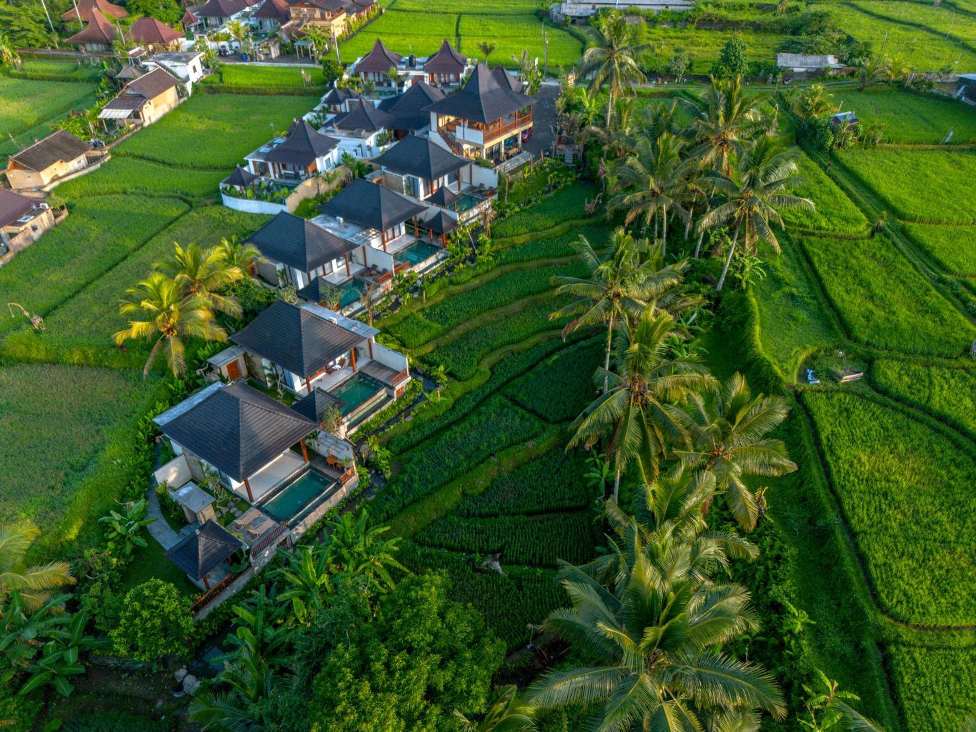 Dewi Kunti Villa テガララン エクステリア 写真