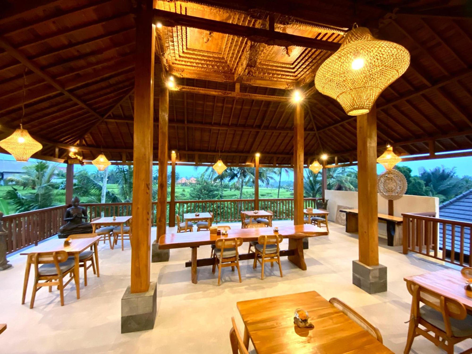 Dewi Kunti Villa テガララン エクステリア 写真